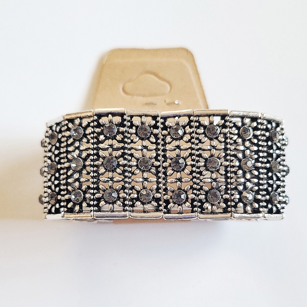 New Stretchy Floral Statement Bracelet Dark Rhinestones Vintage‑Inspired